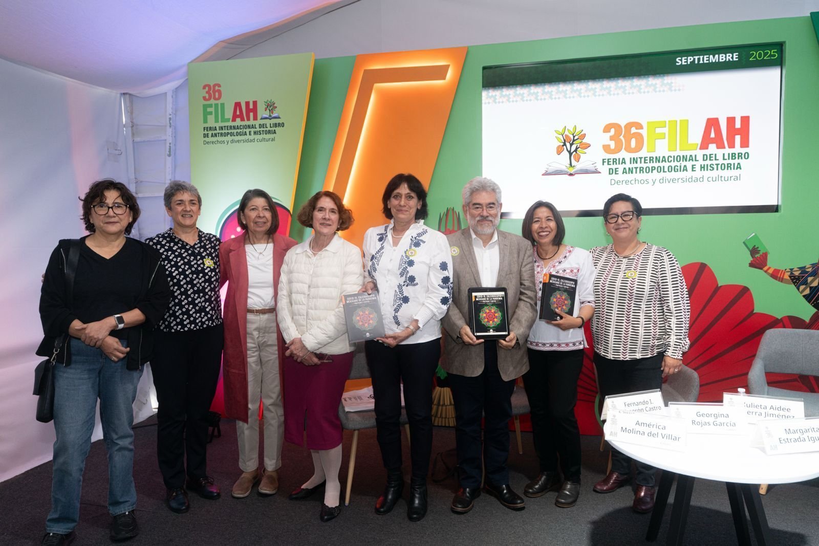 Presenta Margarita Estrada Iguiniz y equipo libro el sobre el COVID-19